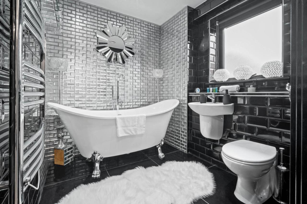 Luxury City Centre Apartment - Parking - Smart Tv - Wifi - Intercom เบอร์มิงแฮม ภายนอก รูปภาพ